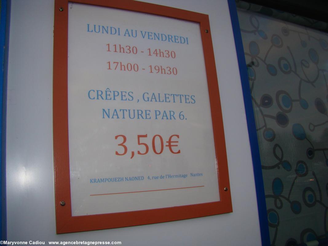 Boutique de vente de crêpes à emporter Krampouezh Naoned rue de l’Hermitage à Nantes. La carte.