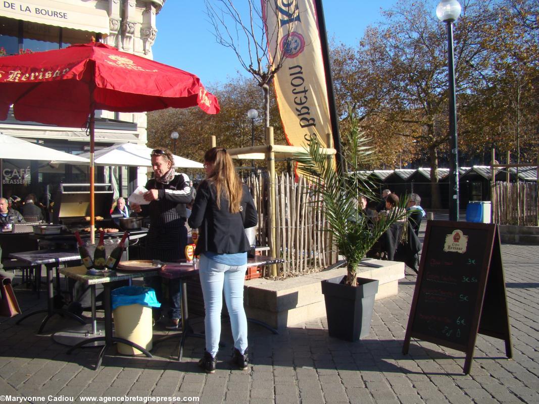 M. Charrier sert aussi à emporter. Place du Commerce à Nantes, dimanche 7 à 13 h.