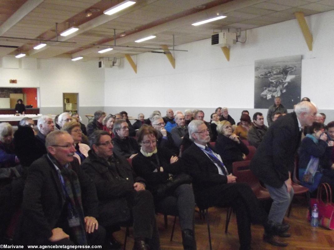 Une partie de l’assistance lors de la remise des prix de l’AEB. (Ph. Marivane Dushabajonq écrivaine membre de l’AEB et du jury 2013).