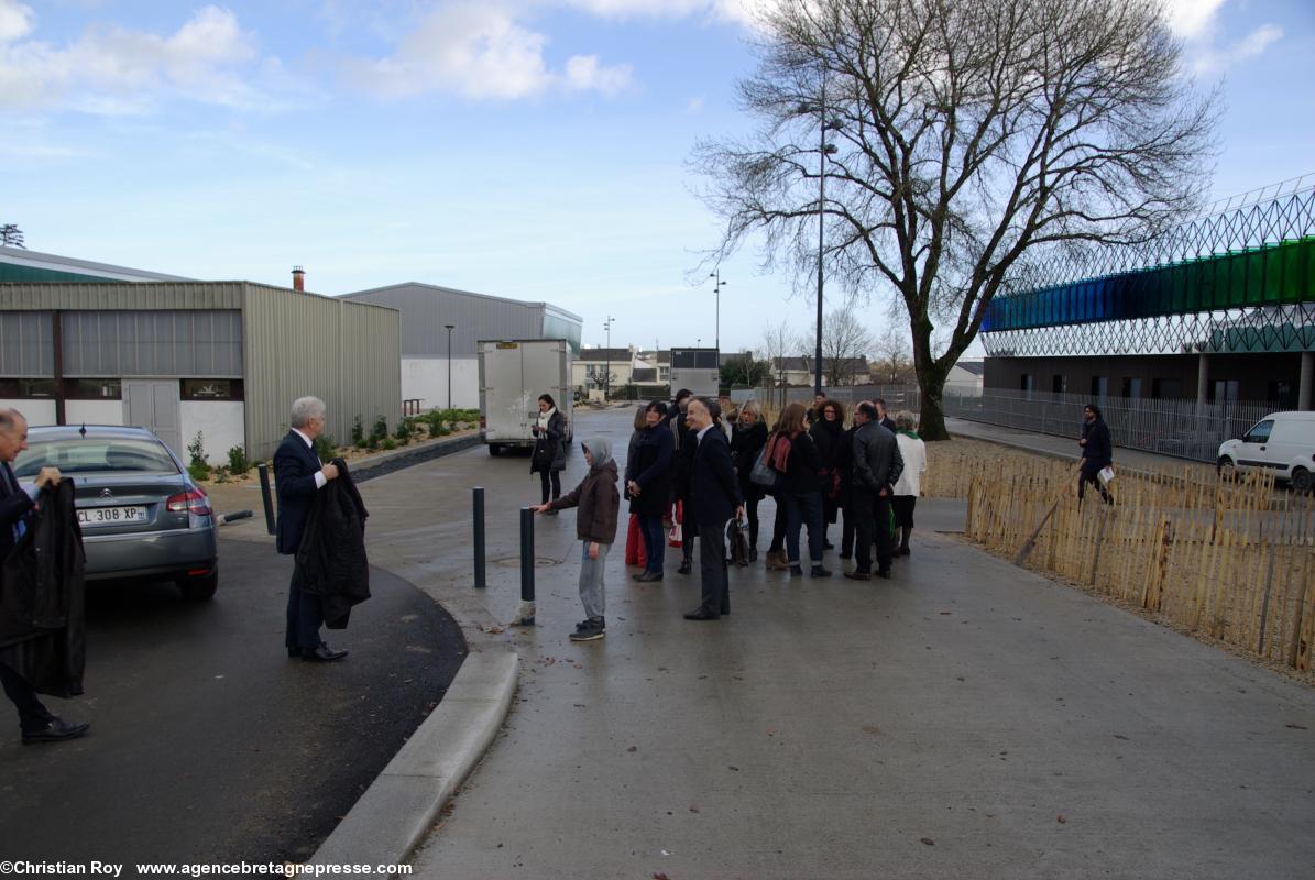 Arrivée des élus. Collège Anne de Bretagne. Saint-Herblain.