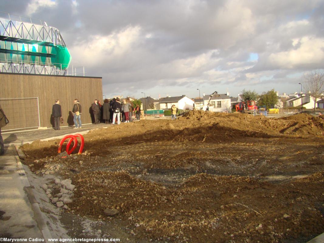 Les espaces verts en cours d’aménagement au sud. Collège Anne de Bretagne. Saint-Herblain.