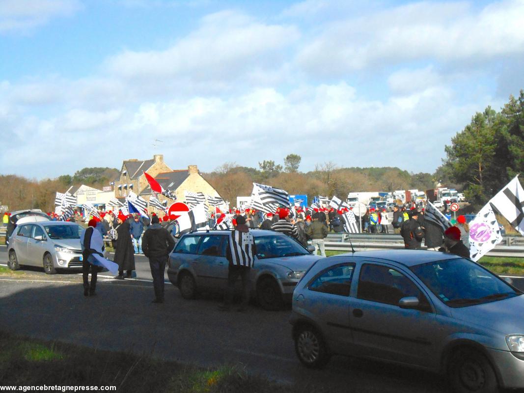 RV donné au restaurant du Poulvern à Landaul pour la manifestation à Brec'h le 15-02-14