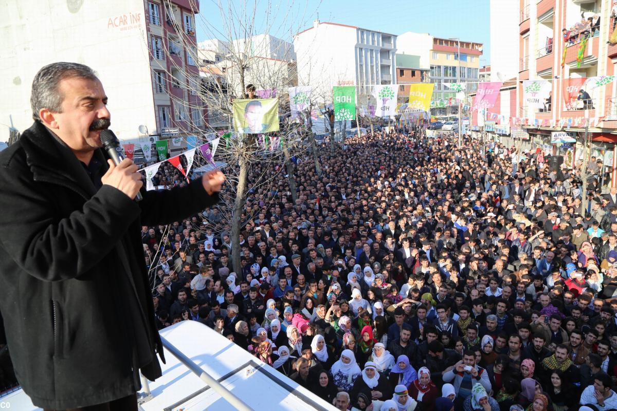 Sirri Süreyya Önder, député de la 2e circonscription d’Istanbul