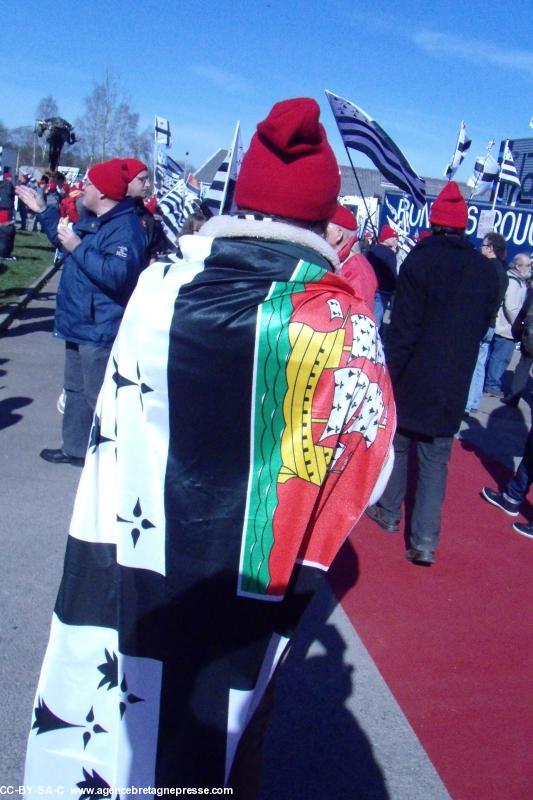 États Généraux des Bonnets Rouges de Morlaix : tu es Nantais, mais on te reconnaît. Tu arbores les armes de la Ville de Nantes