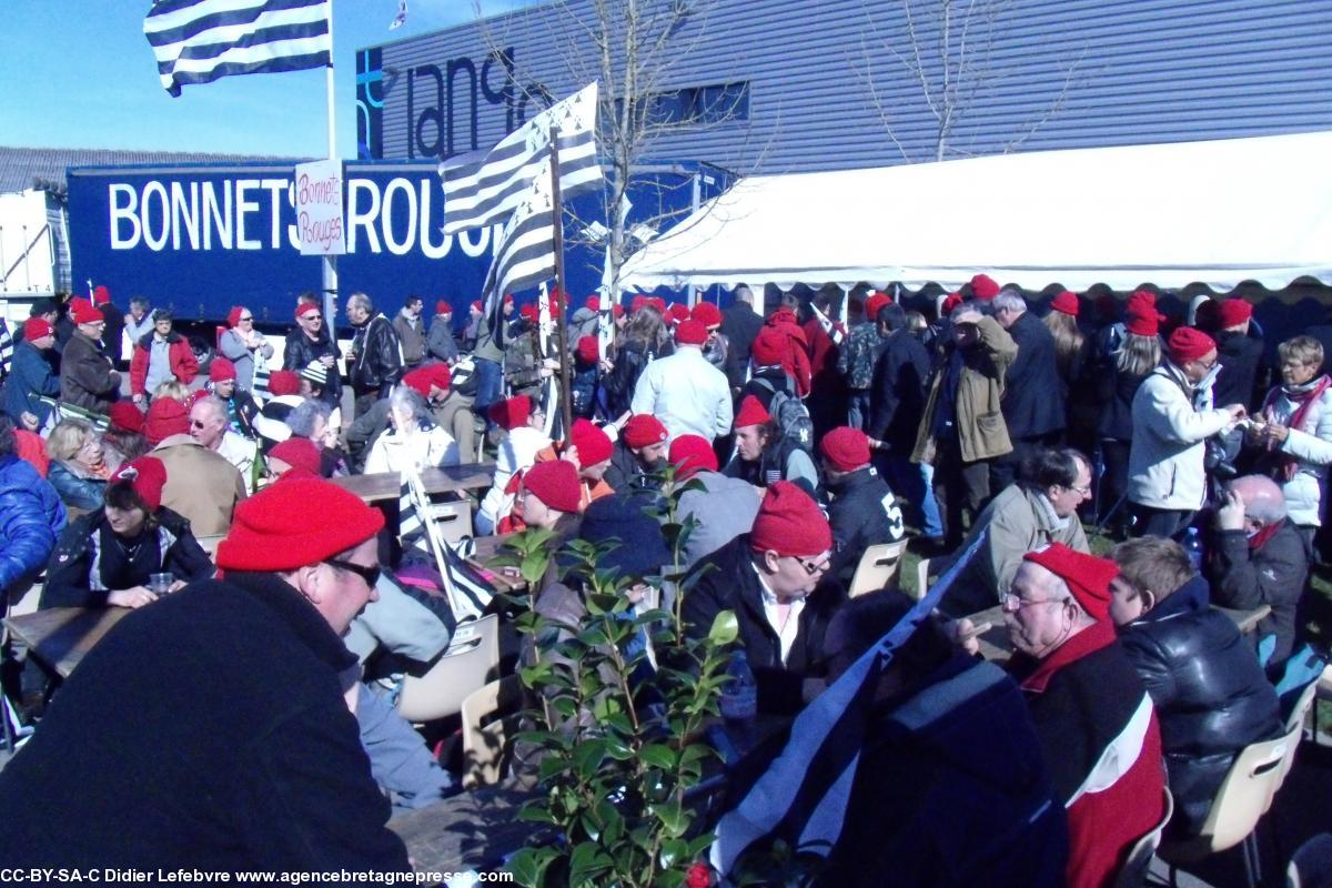 États Généraux des Bonnets Rouges de Morlaix : c'est gwenn-ha-du ha ruz (rouge) de monde !!!