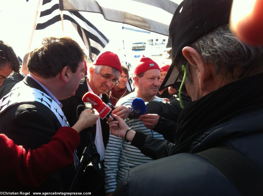 Christian Troadec, Jean-Pierre Le Mat et Thierry Merret aux États-Généraux de la Bretagne - Bonnets rouges - Morlaix - 8 mars 2014