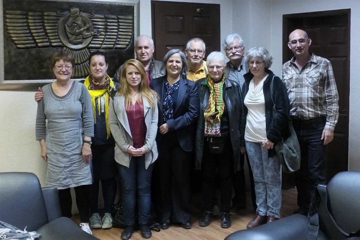 délégation des Amitiés kurdes de Bretagne avec
Gultan KISANAK, candidate à la mairie de Diyarbakir