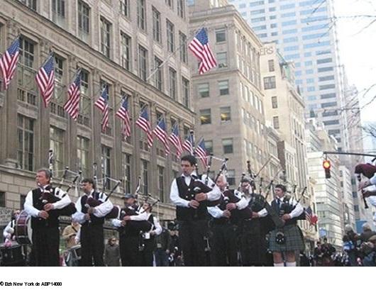 Le Bagad Saint-Nazaire à New York pour la Saint-Patrick en mars 2009. Photo des Bretons de New York.