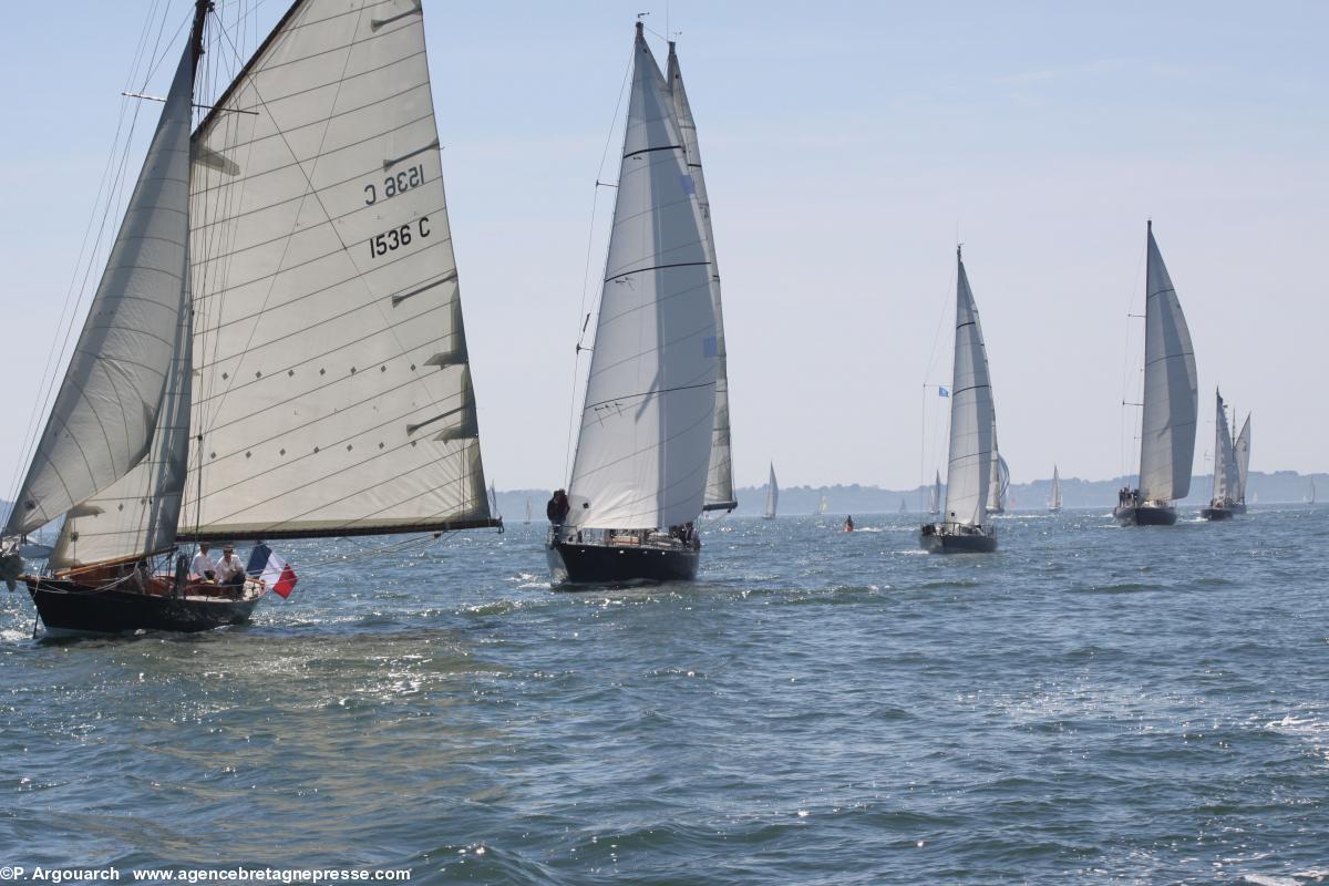 Les 5 Pen Duick en route vers Lorient