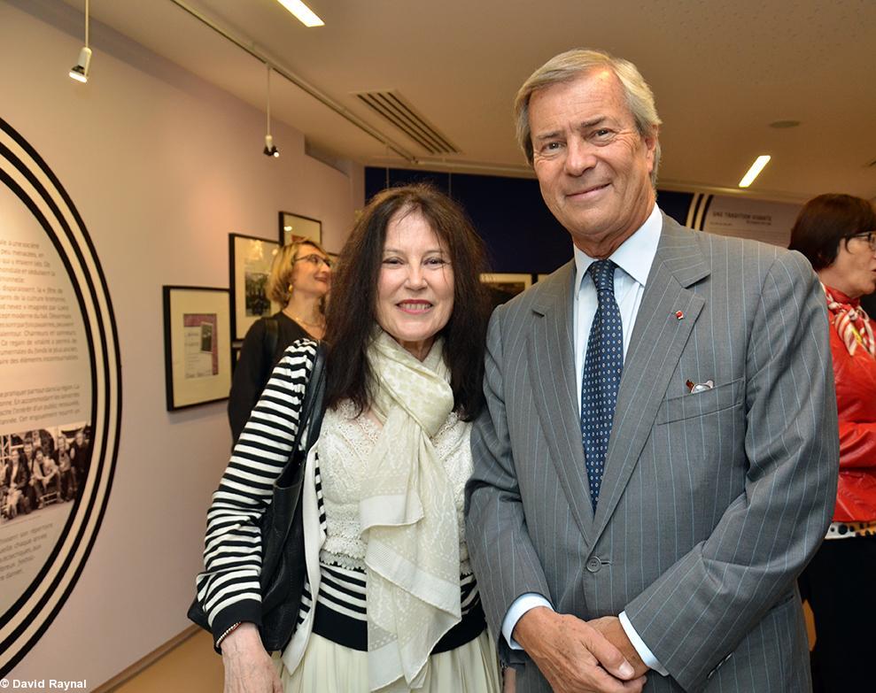 Irène Frain en compagnie de l'homme d'affaires Vincent Bolloré qui soutient le Prix Bretagne.