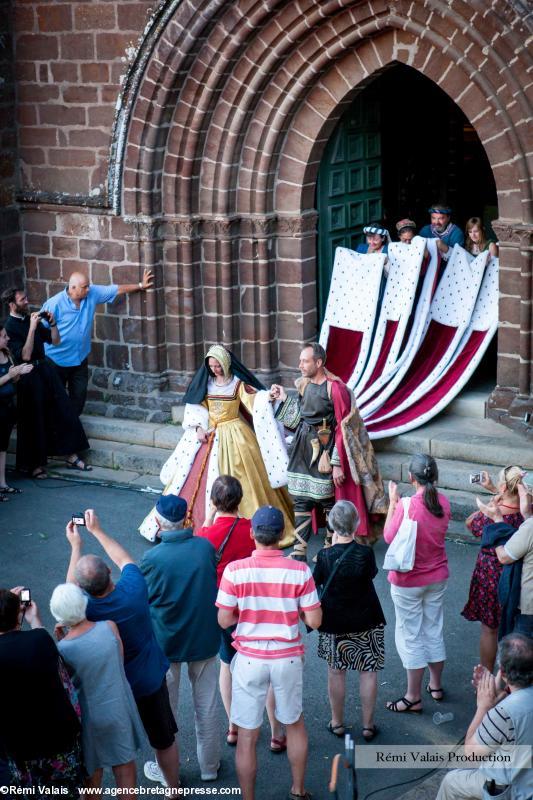 Saint-Gildas-des-Bois (44) 22 mai 2014. LA robe d'Anne de Bretagne