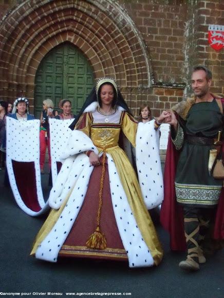 Saint-Gildas-des-Bois (44) 22 mai 2014. LA robe d'Anne de Bretagne