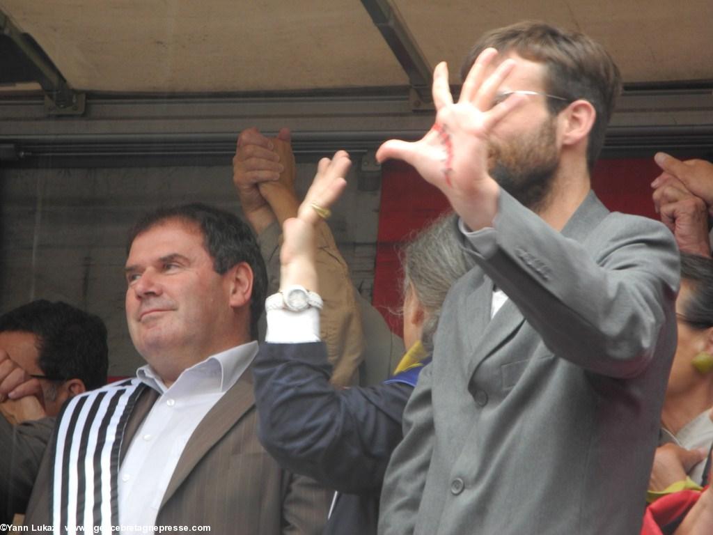 [Nantes, manifestation 28/06/2014] sur l’estrade. Cinq! Pemp!