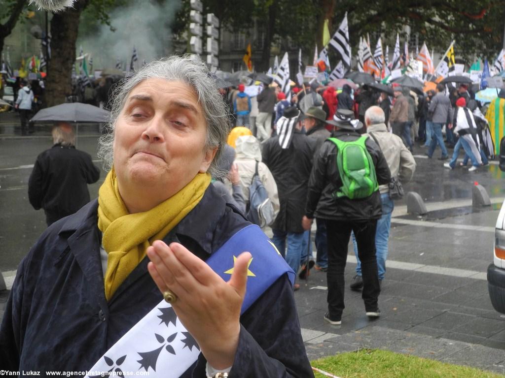 [Nantes, manifestation 28/06/2014], en marge du défilé. Cinq! Pemp!