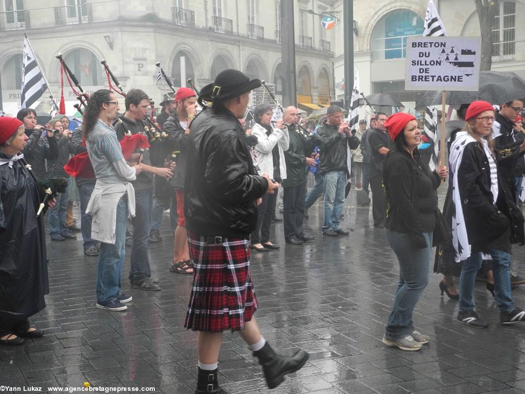 [Nantes, manifestation 28/06/2014], défilé. Bagad.