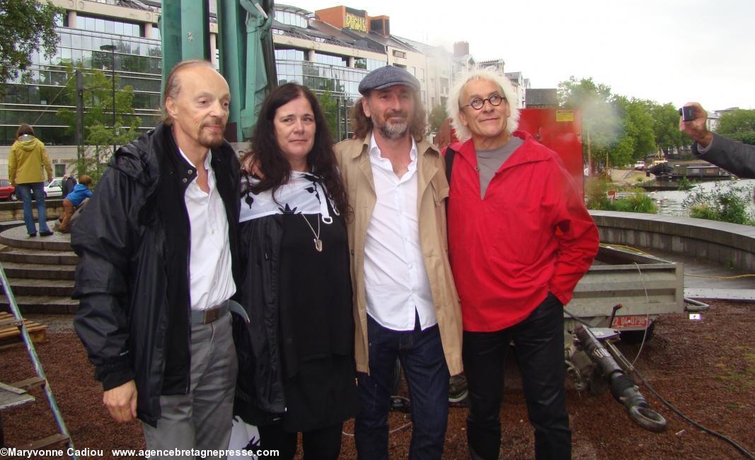 Nantes, manifestation pour la réunification, 28 juin 2914. Alan Stivell, Anne Cadorel, Alan Simon et Jean-Louis Jossic