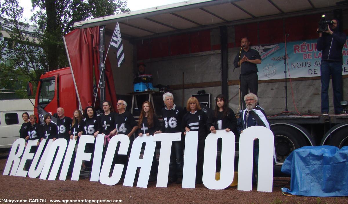 Nantes - manifestation pour la réunification - 28 juin 2014. R-E-U-N-I-F-I-C-A-T-I-O-N