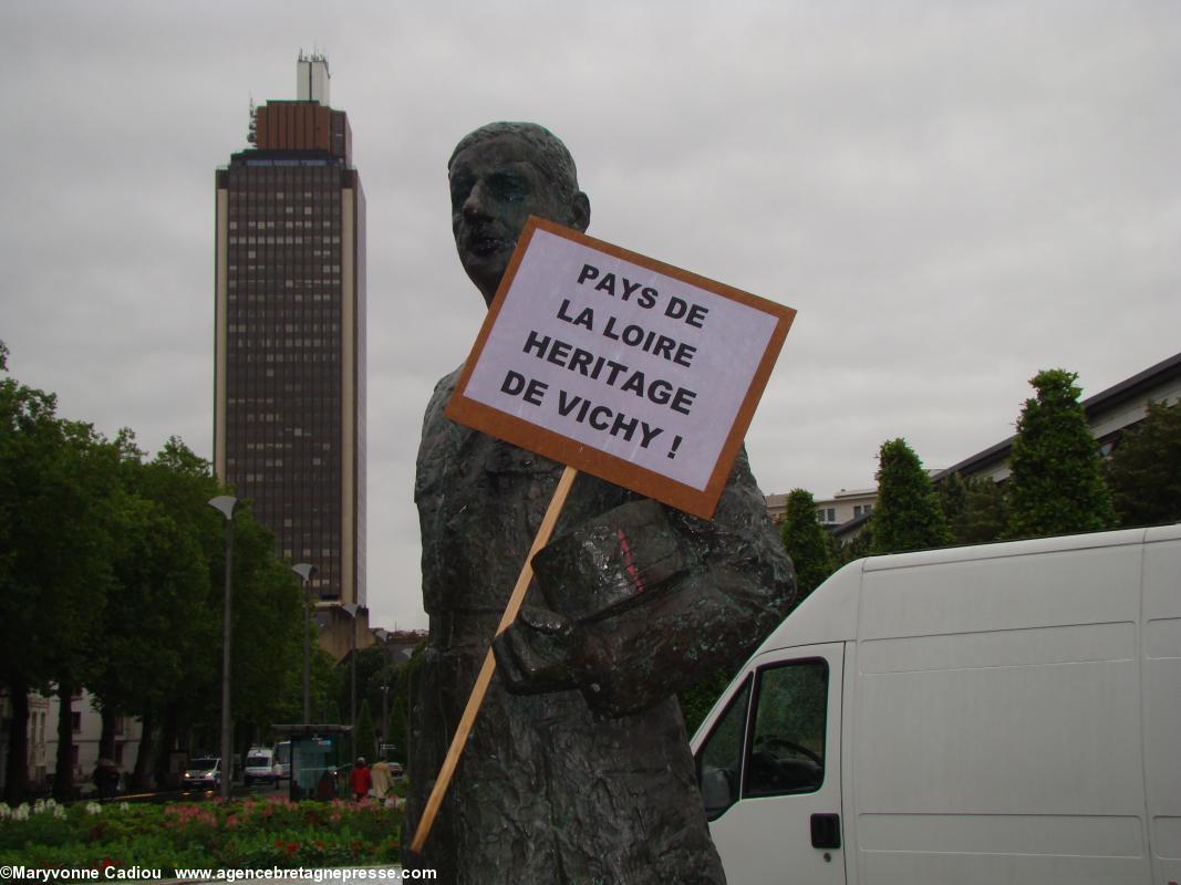 Nantes - manifestation pour la réunification - 28 juin 2014. De Gaule, les PdL et Vichy