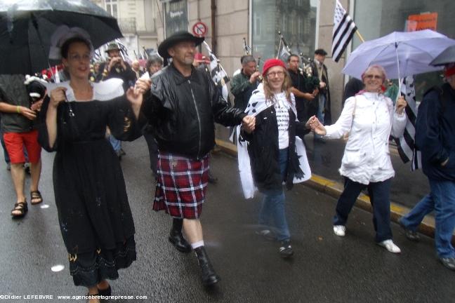 Nantes - manifestation pour la réunification - 28 juin 2014. un peu de danse et de son