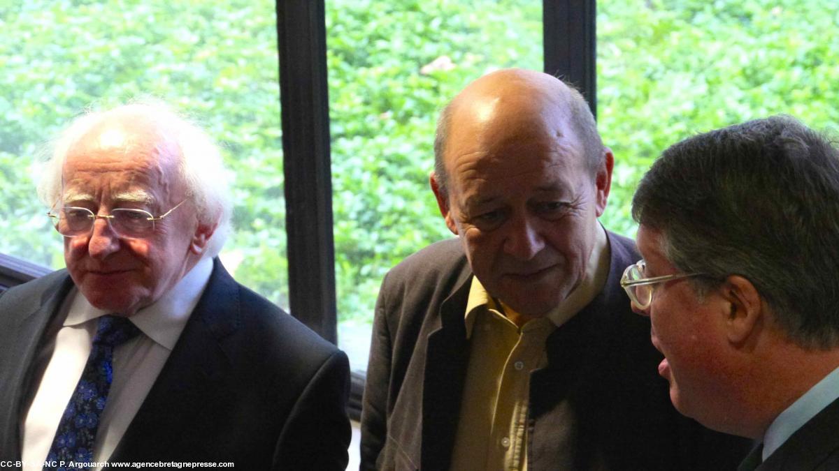 Michael Higgins et Jean-Yves Le Drian