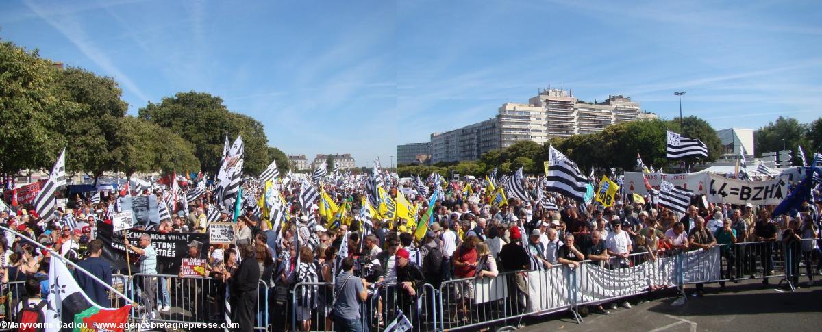 Nantes le 27 septembre 2014. Panoramique à 14 h 30. Bien avant l'arrivée de tous.