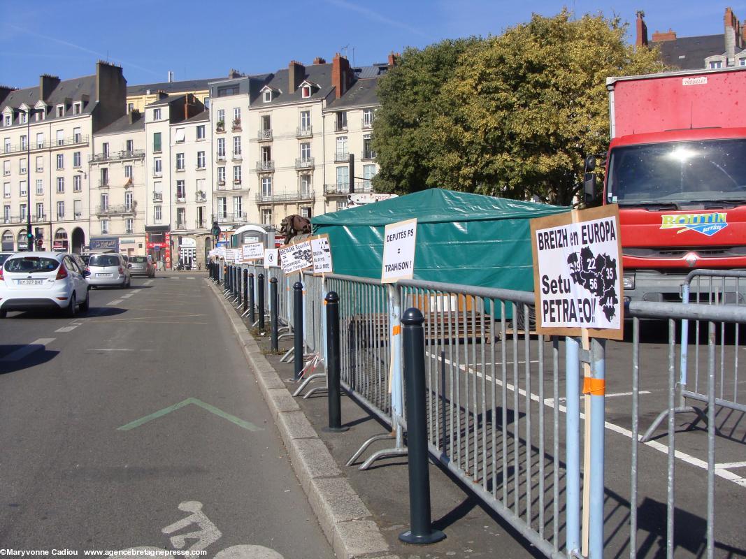 Les automobilistes sont avertis, en bordure du site.