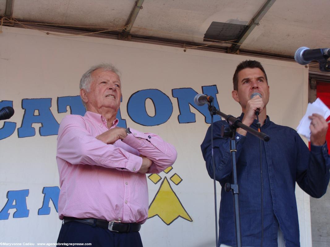 Un des derniers discours avant le concert : Jean-Loup Chrétien, un Breton né à La Rochelle, premier spationaute non-russe et non-américain à être allé dans l'espace en 1982.