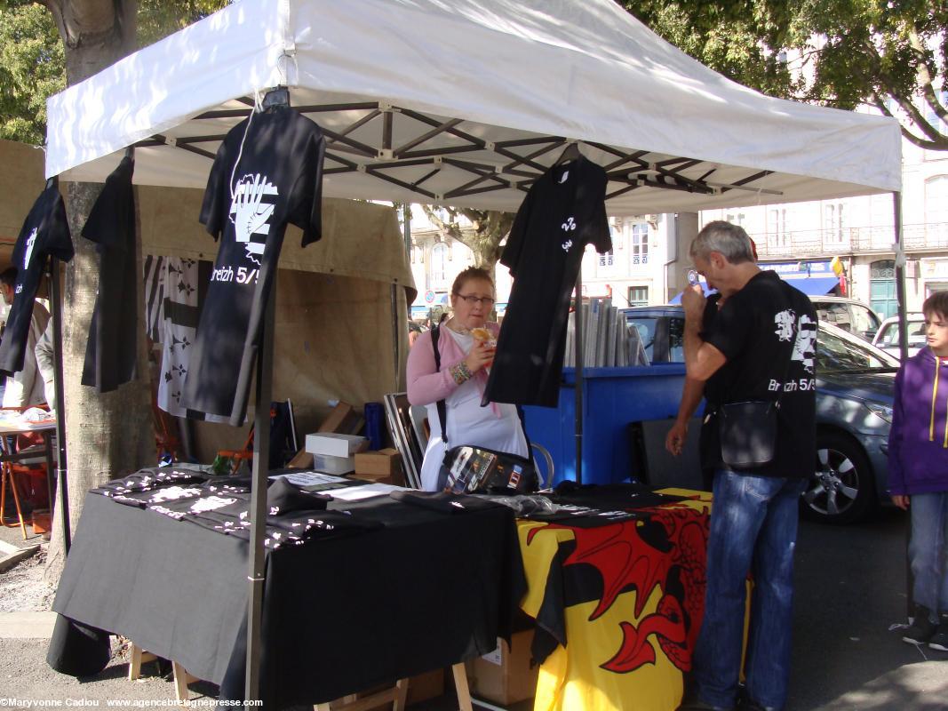 Vente de t-shirts Bretagne 5/5.