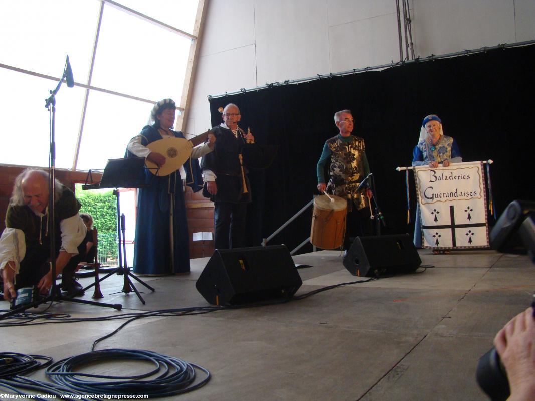 Musiciens des <i>Baladeries Guérandaises</i>. Jean-Pierre, Sylvia, Philippe et Yves.