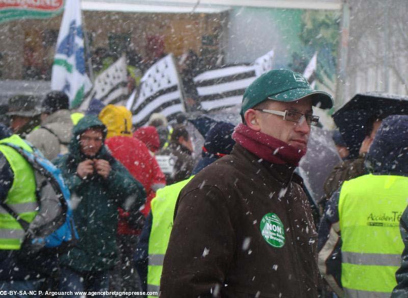 Rassemblement d'un millier de professionnels protestant contre l'écotaxe le 4/02/09, au péage autoroutier de la Gravelle