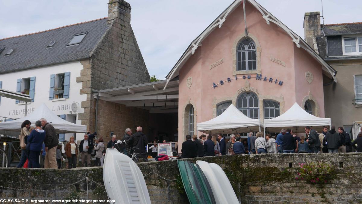 Dégustation sur le port de Sainte-Marine