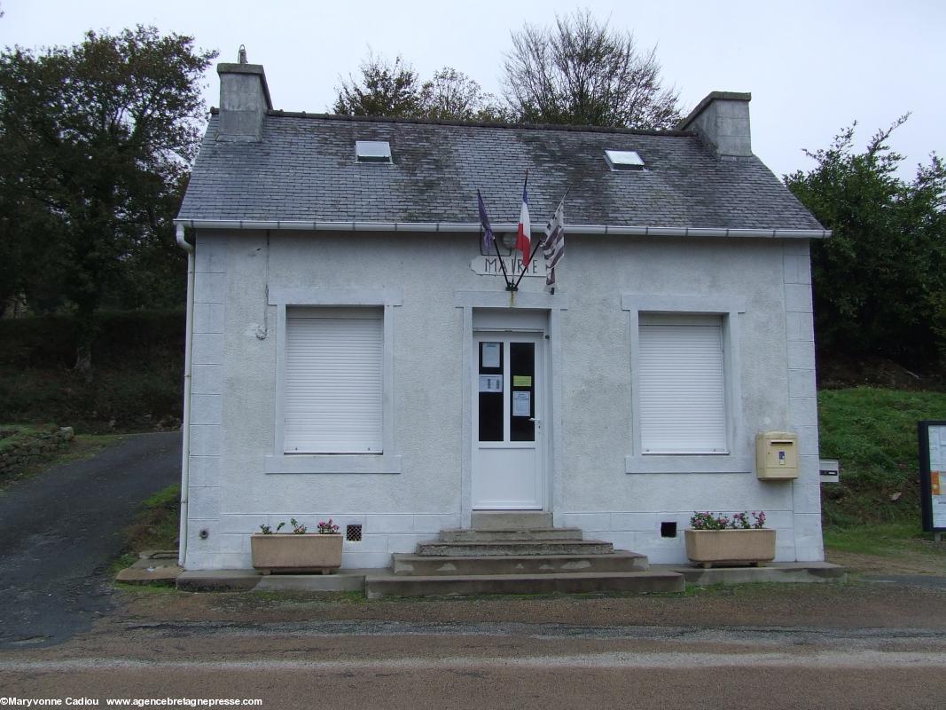 Botmeur, la petite mairie jusqu'en 2010.