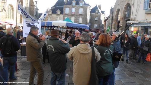 visite musicale au marché de Guérande