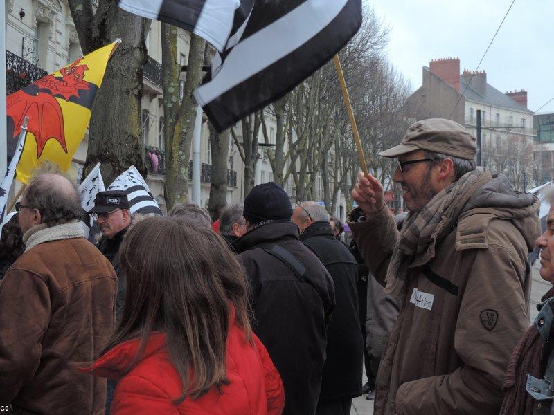 rassemblement de Bretagne Réunie devant le siège du PS à Nantes - 02/12/14.