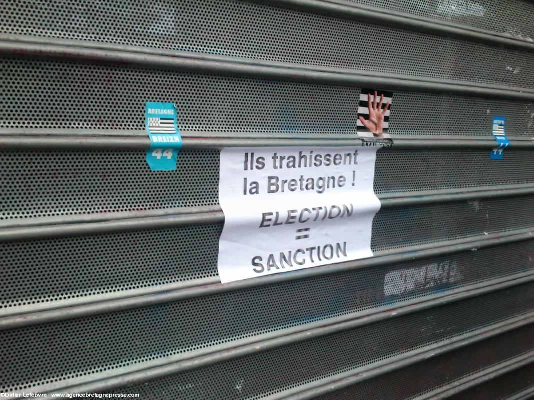 rassemblement devant le siège du PS, 13 décembre 2014. Jean-François le Bihan, président de Bretagne réunie