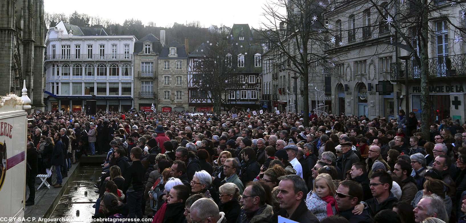 30 000 manifestants à Quimper