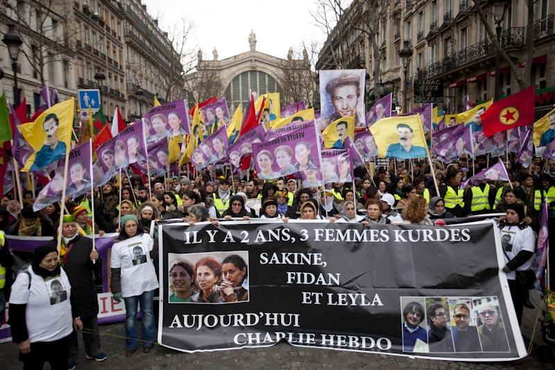 Paris 10 janvier 2015 : marche en mémoire de trois militantes kurdes assassinées en plein Paris le 9 janvier 2013