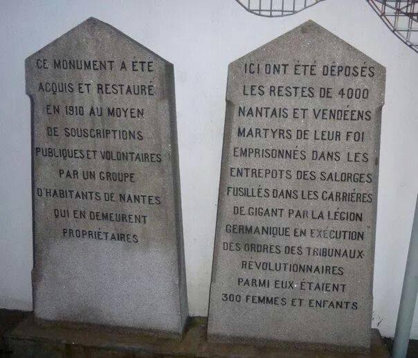 (c)MdePontkalleg.Un vestige parmi tant d'autres de l'histoire violente de la République jacobine!