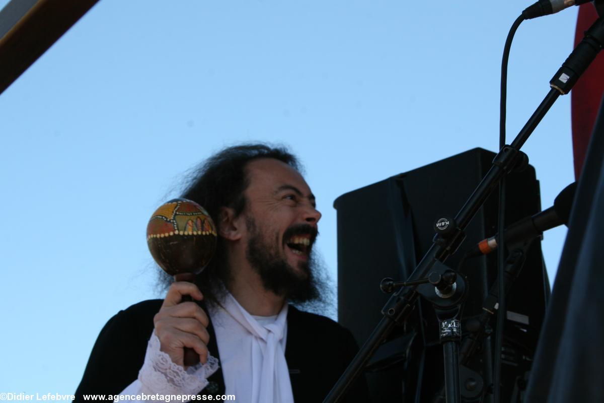 Carnaval de Nantes 2015 - Tristan Décamp sur le char du roi Alan Simon