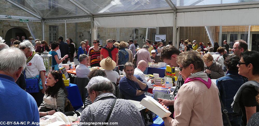 Le premier salon du livre de Quimper