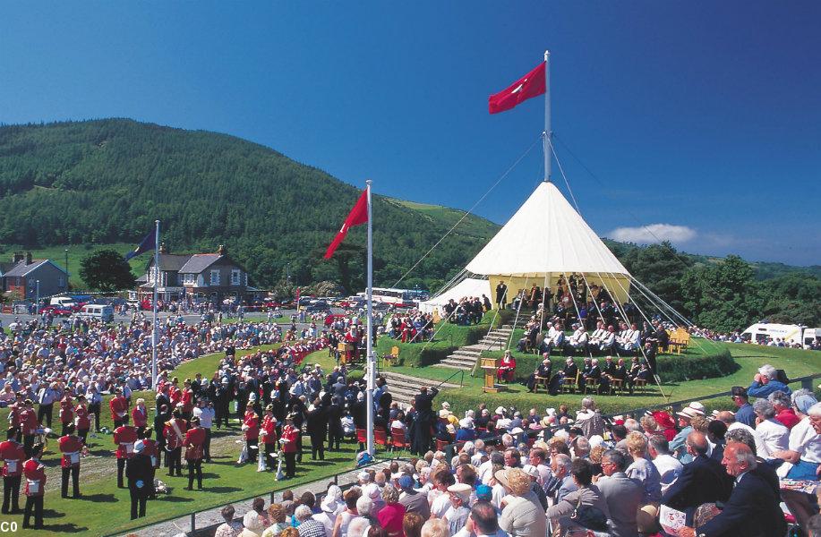 Le site millénaire du Tynwald, le parlement manxois fêté tous les 5 juillet.