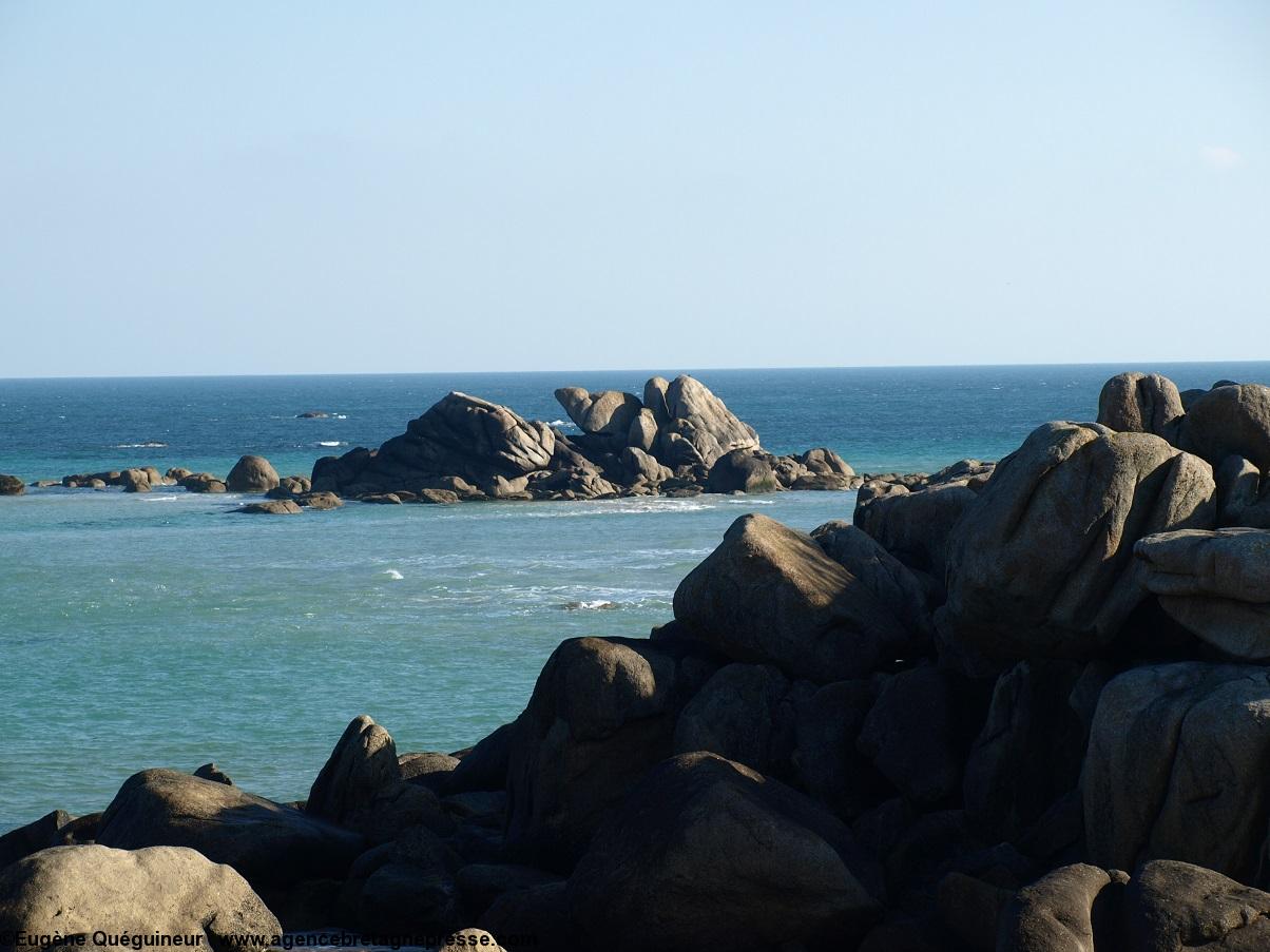 Vue depuis La Petite Plage de Kerfissien en Cléder.