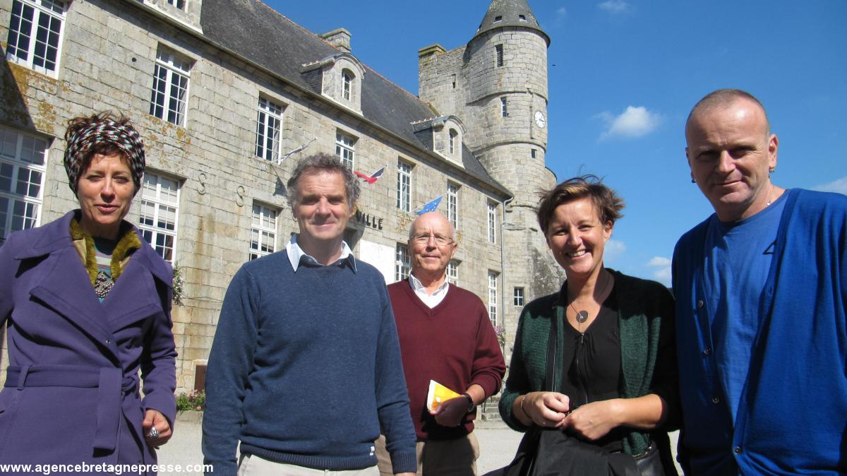 De gauche à droite : Claudie Linchet, Jean-Pierre Le Thuillier, Bernard Le Floc'h, Elisabeth Renault, Morizio Galante