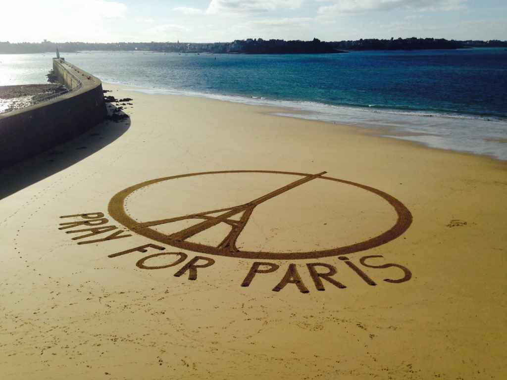 dessiner sur la plage de Saint-Malo