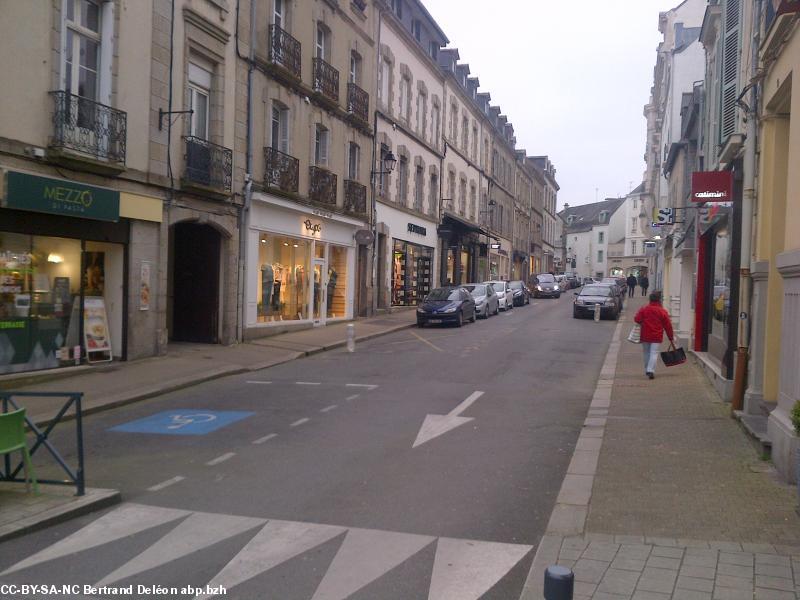 Une rue de l'hyper-centre de Vannes...