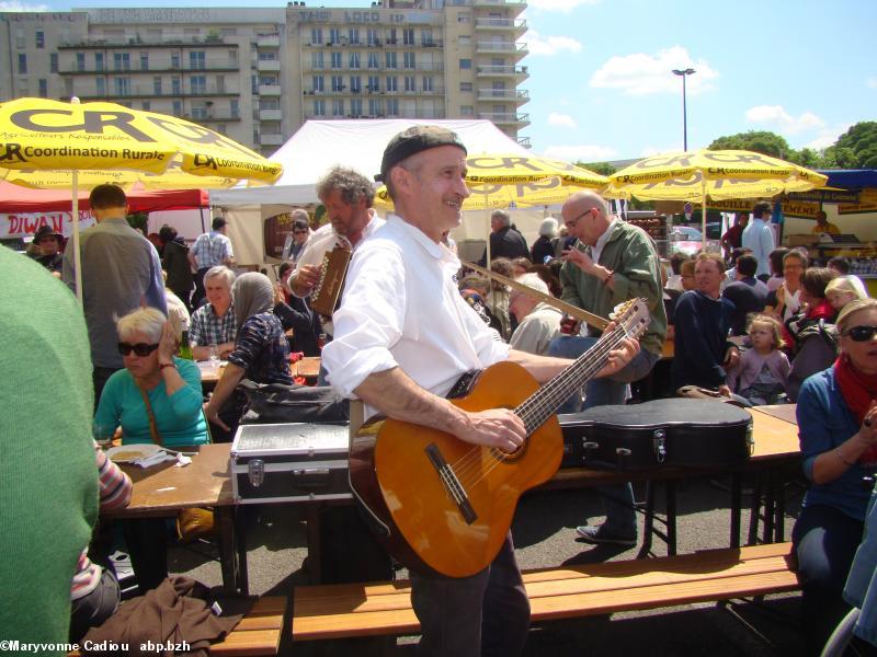 Le groupe Rêve de Mer et ses chants de marins à la Tablée bretonne 2016 à Nantes.