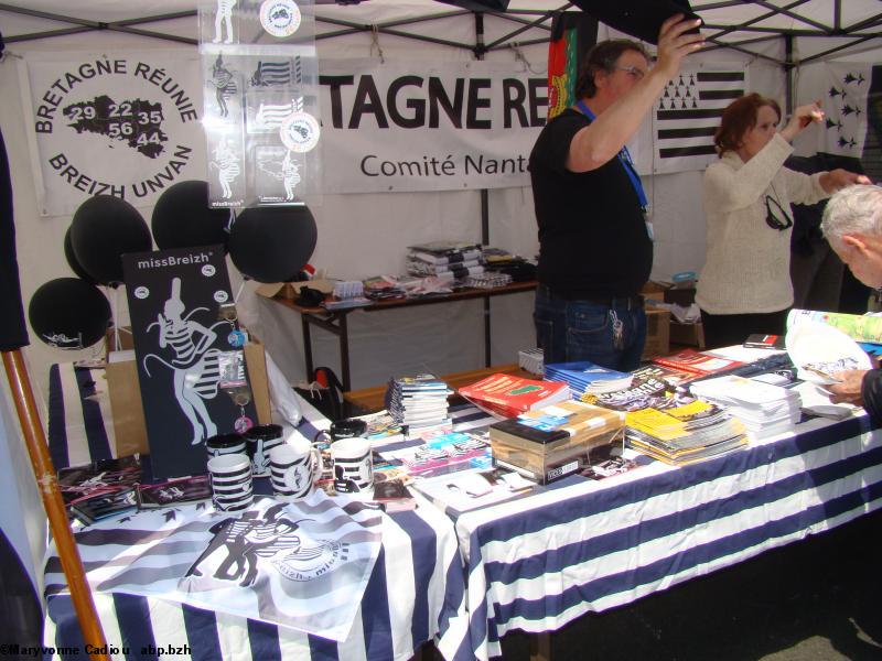 Le stand de Bretagne Réunie. Tablée bretonne Nantes 2016.