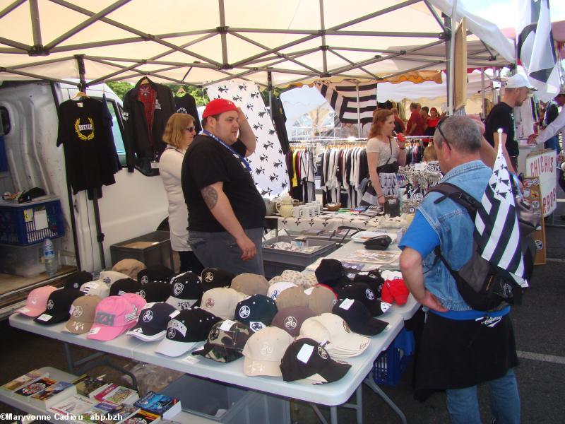 Le stand de Savbreizh tenu par Olivier Anezo. Tablée bretonne Nantes 2016.