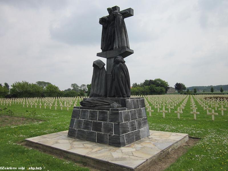 Le calvaire du cimetière militaire français de la Grande Guerre à Ypres, par Jean Fréour.