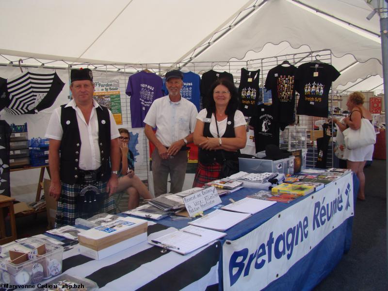 6-Le stand de Bretagne Réunie.